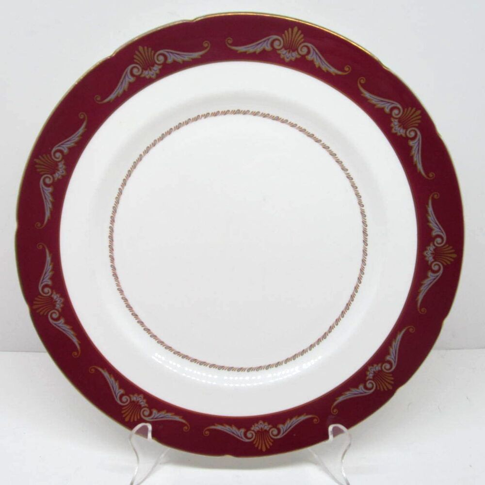 Paragon England Design Red 10 3/4" Scalloped Dinner Plate